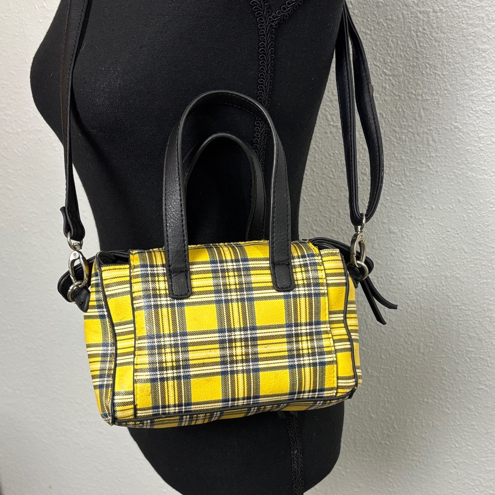 Stylish Yellow Plaid Crossbody Bag with Black Accents - Picture 2 of 10